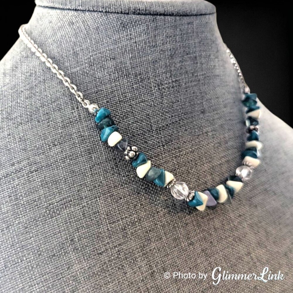 Avon Beaded Chain Faux Turquoise Chip Silver Tone Necklace - Picture 2 of 10